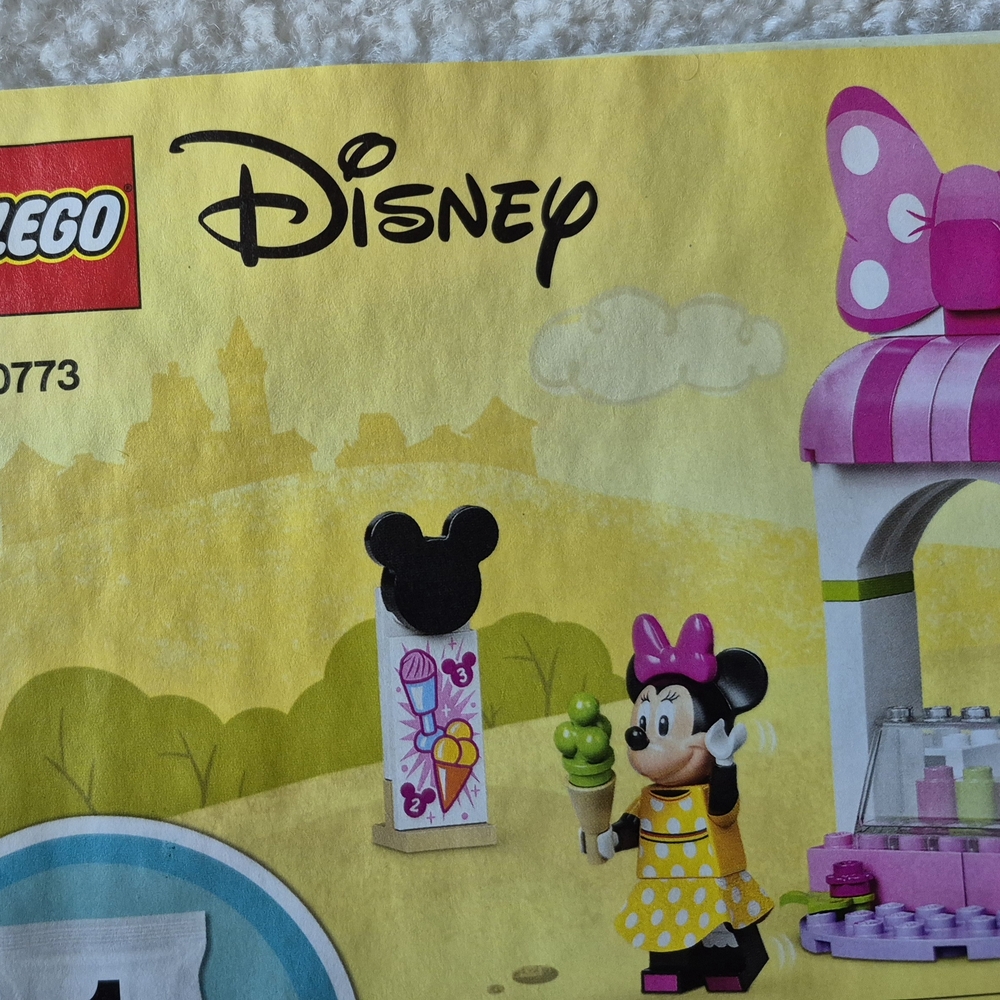 Disney Minnie Mouse Pink and Yellow Ice Cream Stand Playset